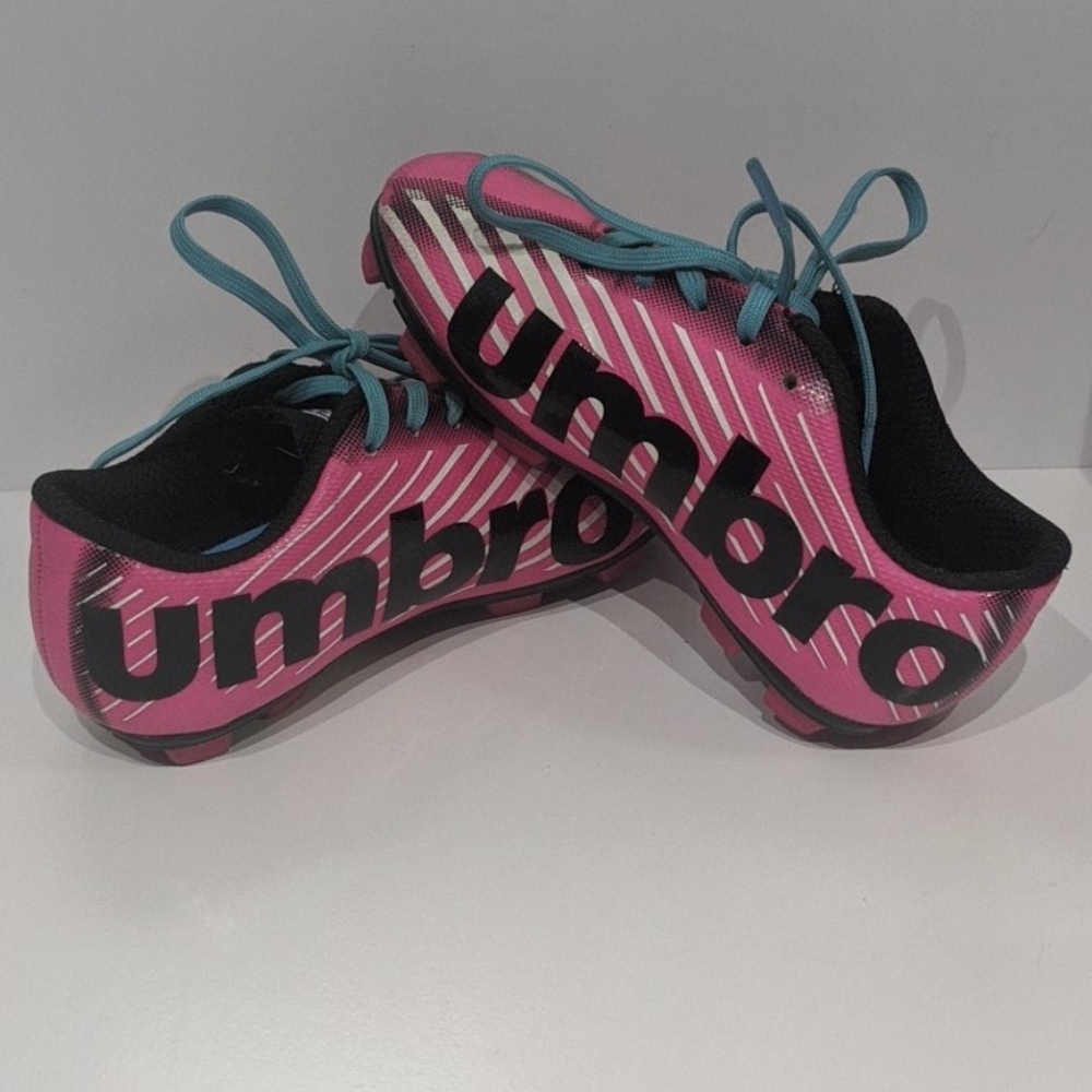 EEUC, Umbro Girls Soccer Cleats Size 9
